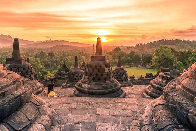 Candi Borobudur yang menjadi salah satu icon wisata Magelang