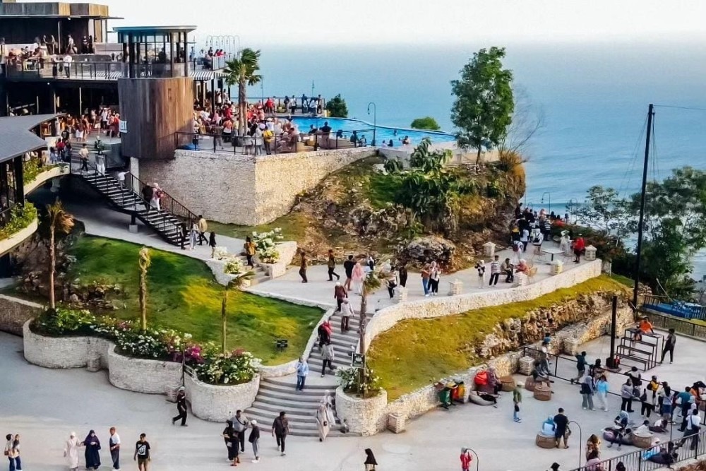Di Obelix Sea View wisatawan bisa menikmati sunset pantai selatan