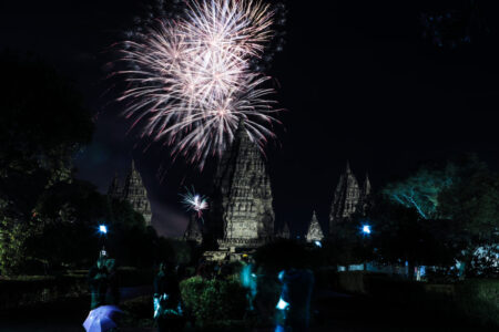 prambanan malam hari 
