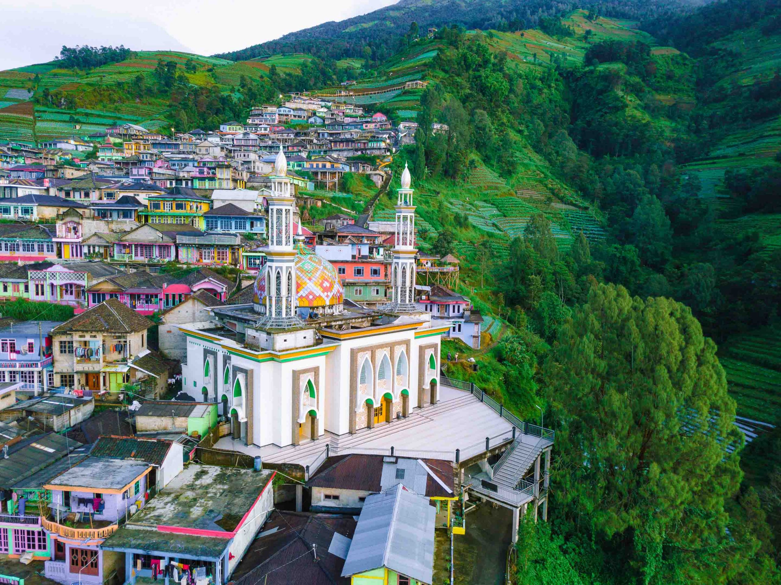 Nepal Van Java Magelang menawarkan panorama perkampungan di lereng gunung