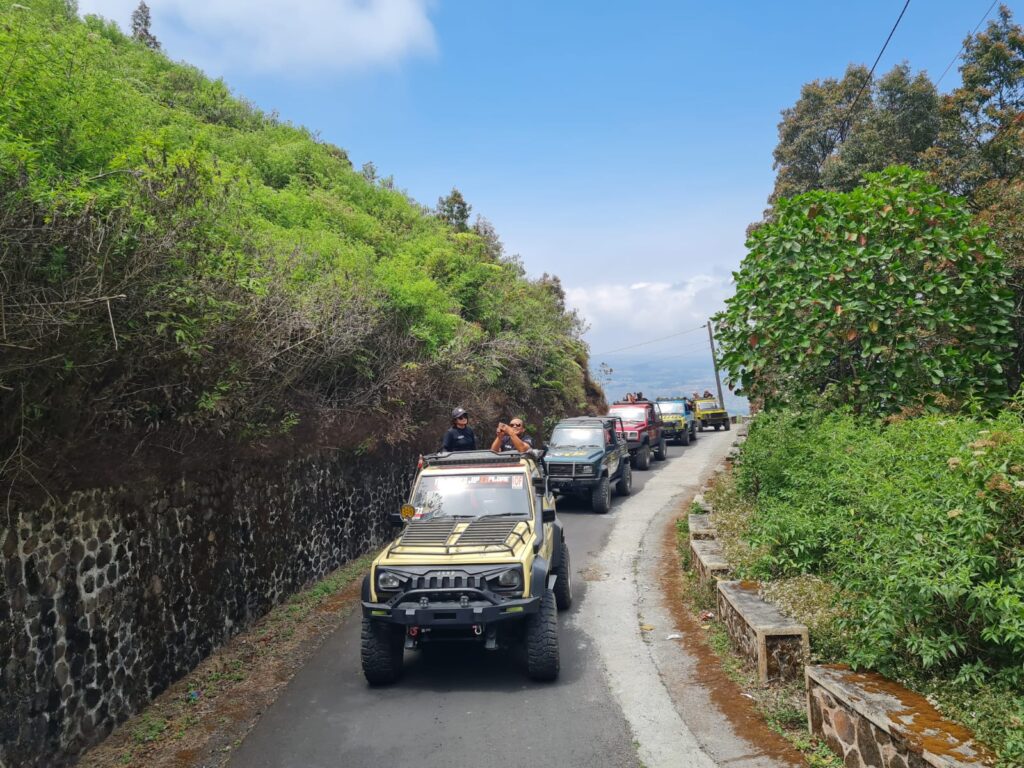 Paket wisata Jeep Telomoyo Magelang dengan 6 pilihan rute