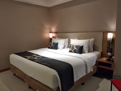 Yellow Star Hotel - Ambarrukmo
